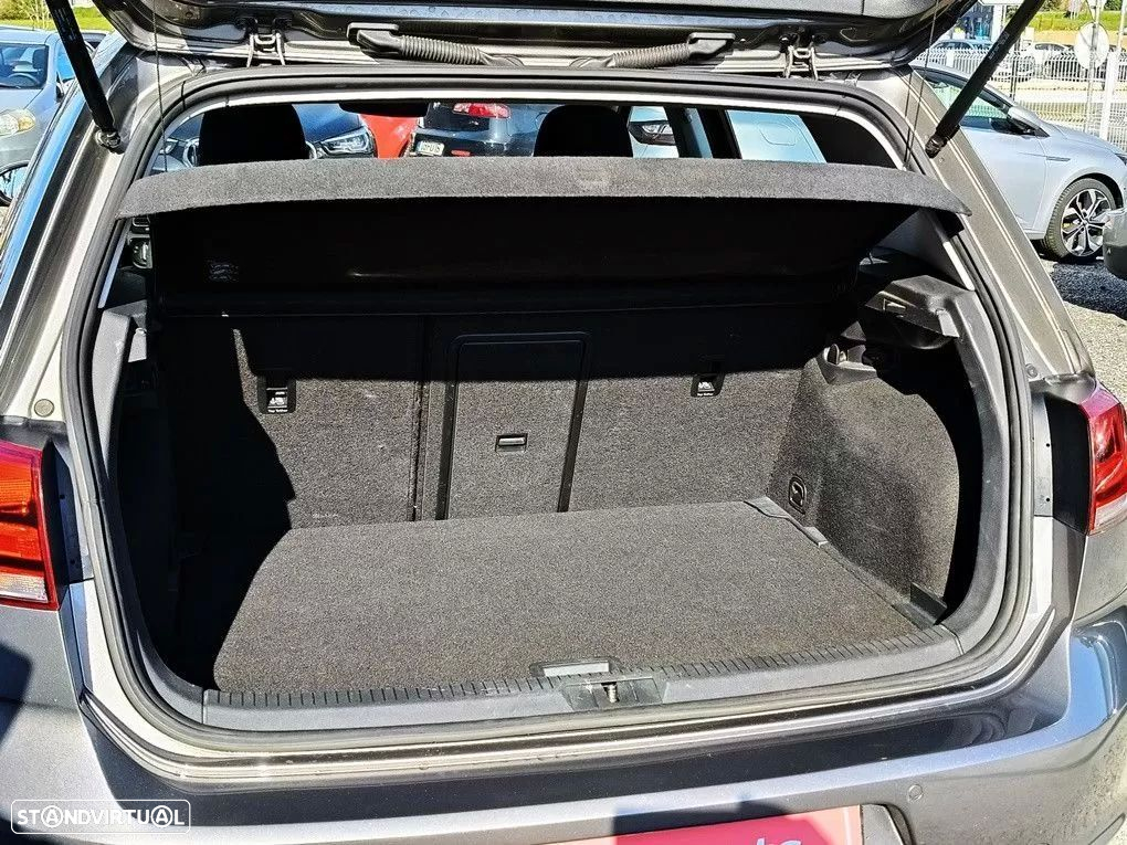 VW Golf 1.6 TDi Highline - 5