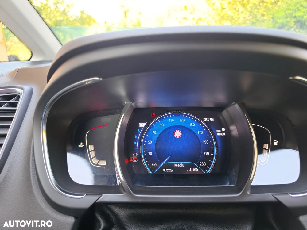 Renault Grand Scenic - 9