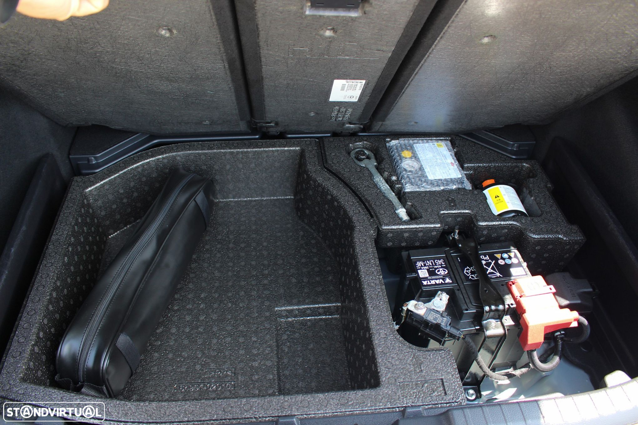 Toyota Corolla 2.0 Hybrid Exclusive - 38