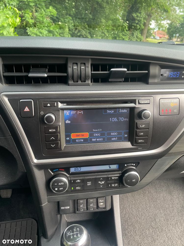 Toyota Auris - 11