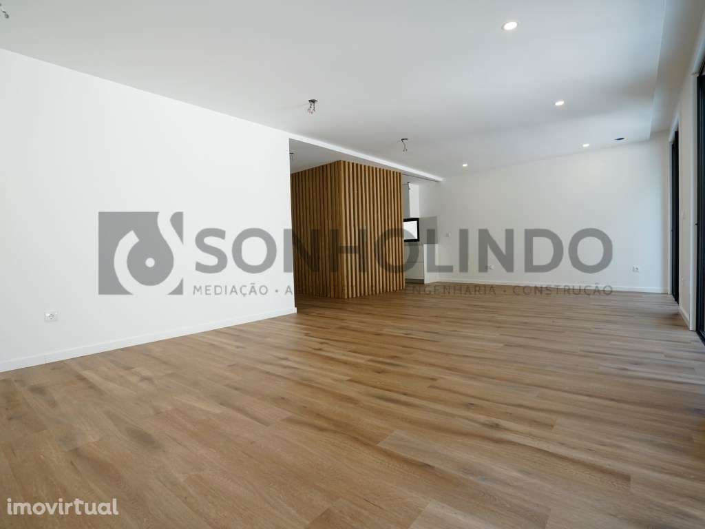 Apartamento T4 + escritório com luz direta, terraço com 153,10m2 e ... - Grande imagem: 4/34