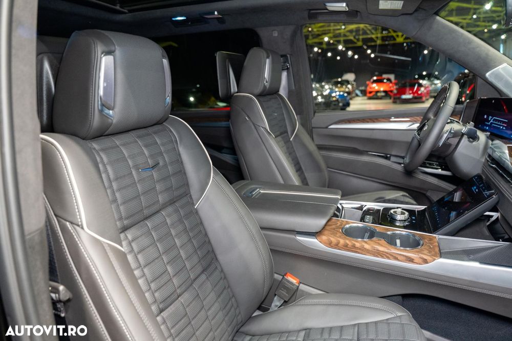 Cadillac Escalade - 31