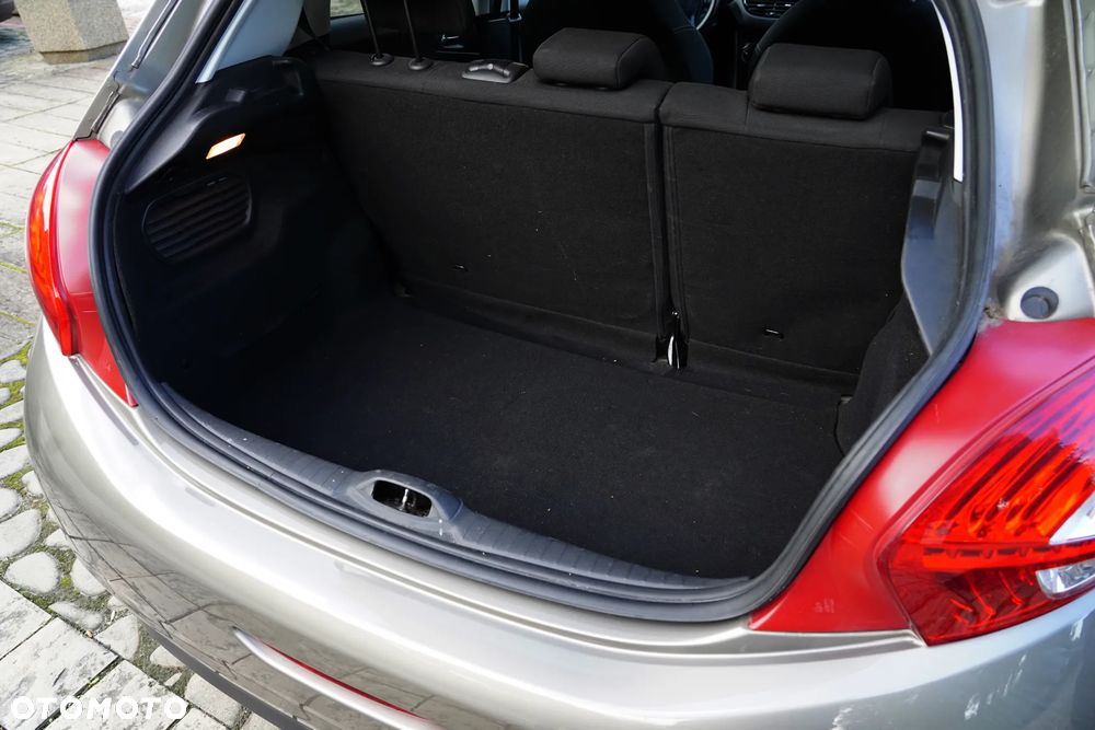 Peugeot 208 - 7