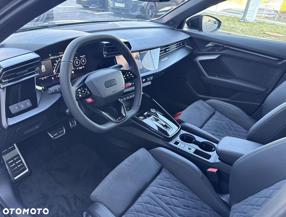 Audi RS3 Limousine - 10