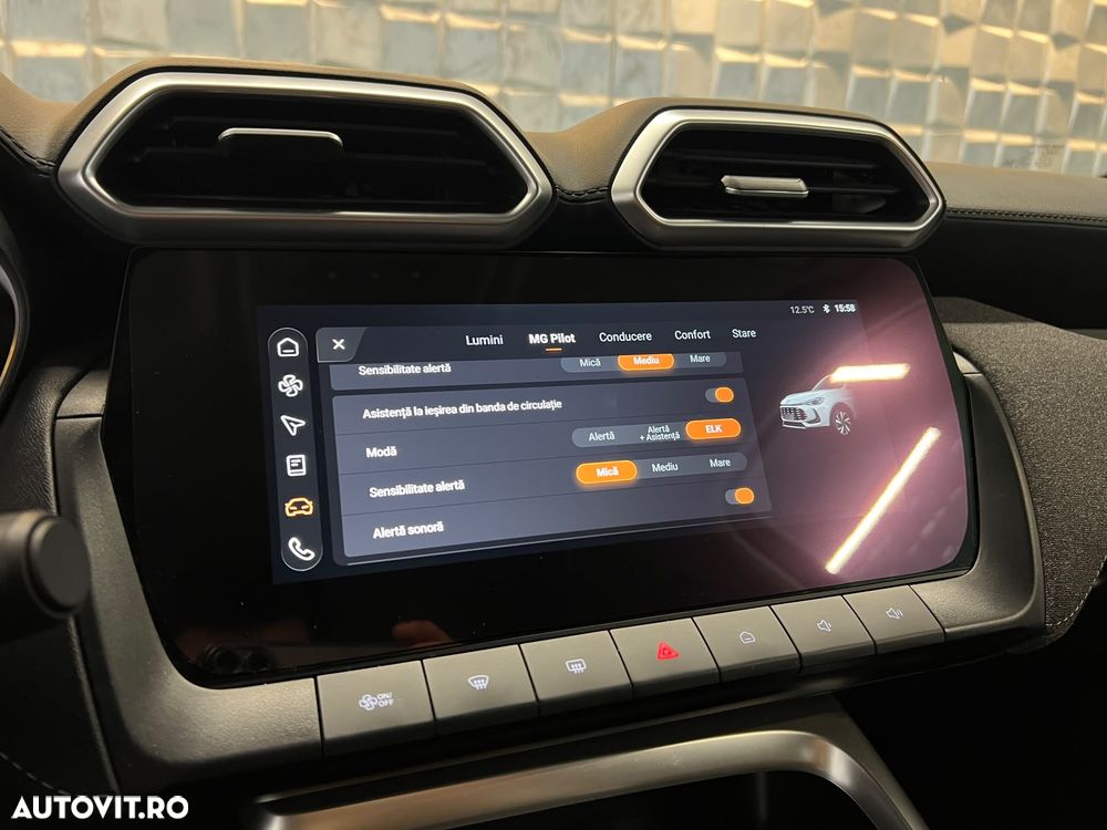 MG ZS HEV 1.5 GSI AT Explore - 19