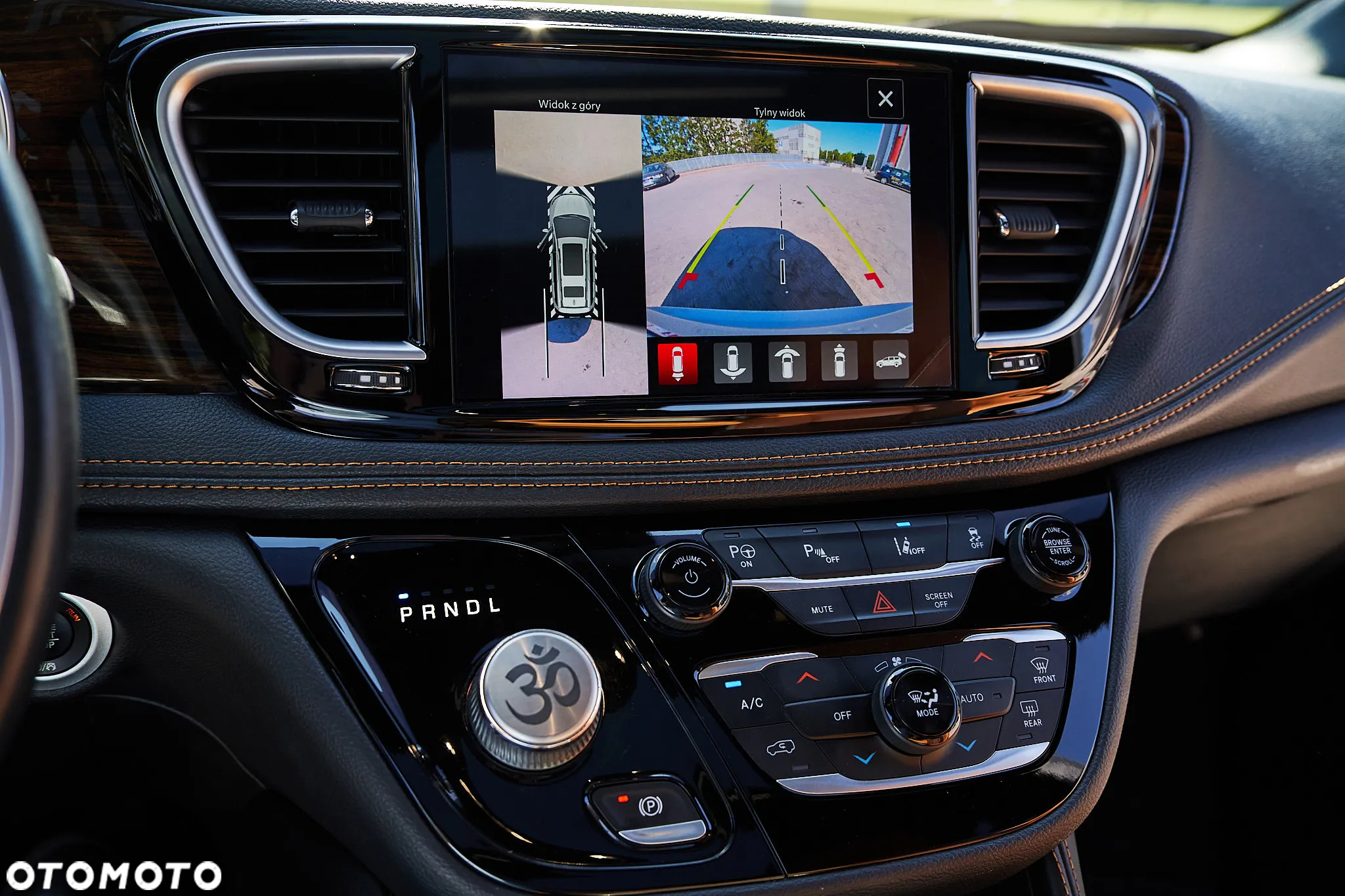 Chrysler Pacifica - 7