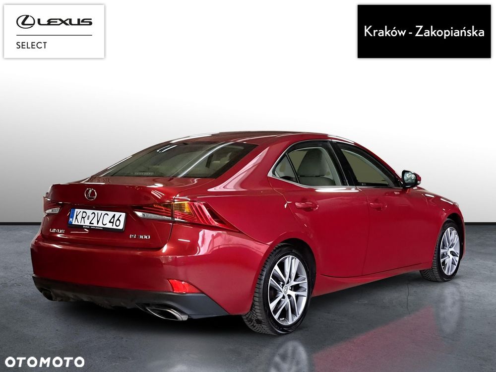 Lexus IS - 10