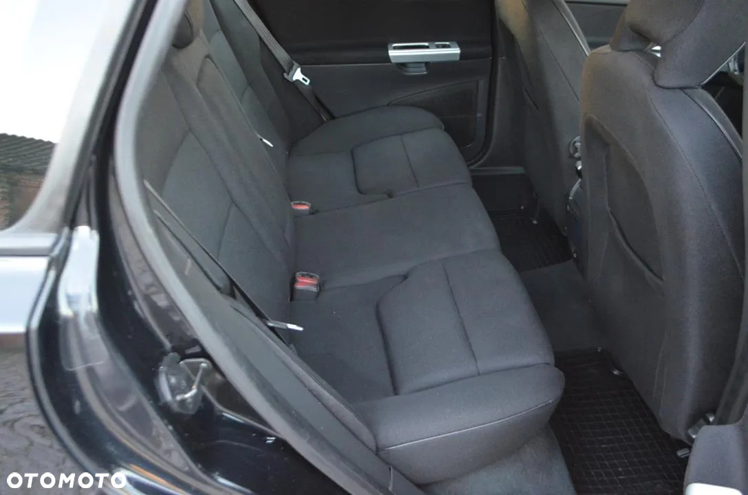 Volvo V50 1.6 - 25