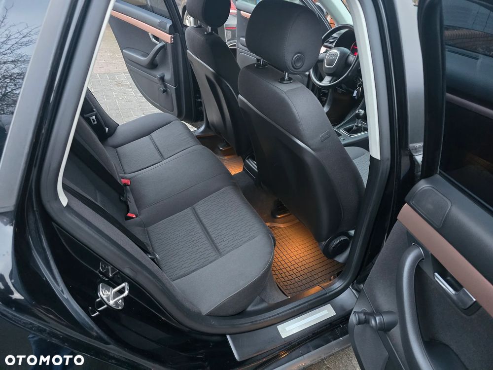 Audi A4 Avant 2.0 TDI - 20