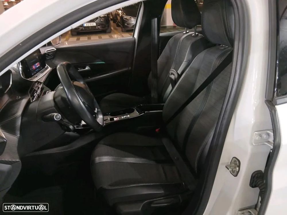 Peugeot e-208 50 kWh Allure - 6