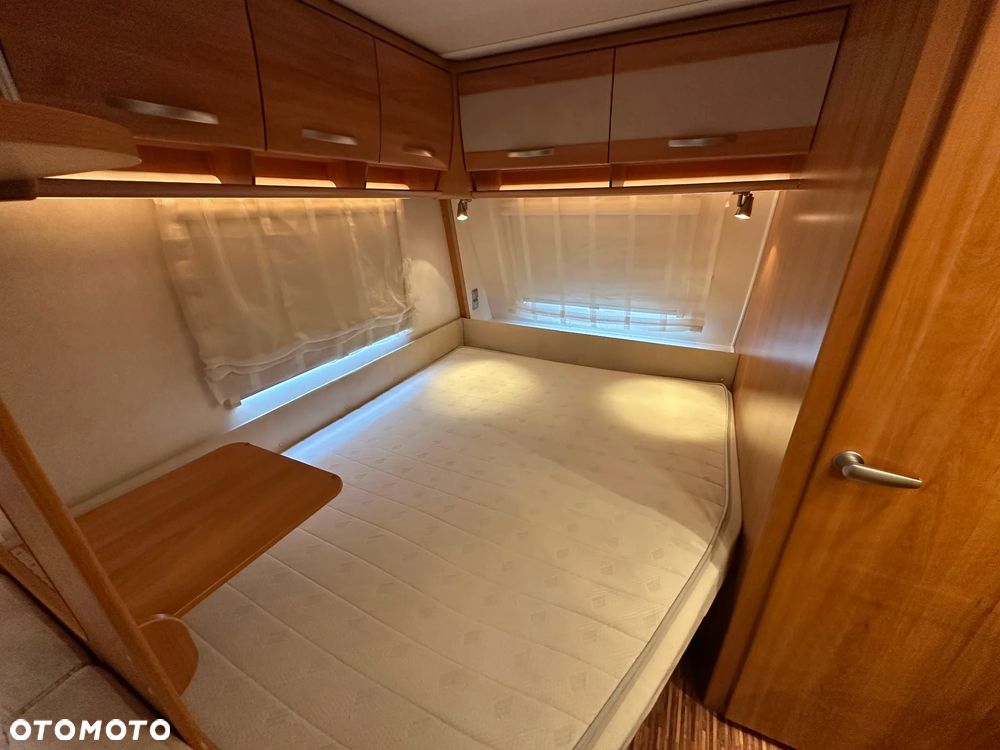 Hymer-Eriba 680 NOVA-GL z napędem, klimatyzacją i łóżkami piętrowymi. - 35