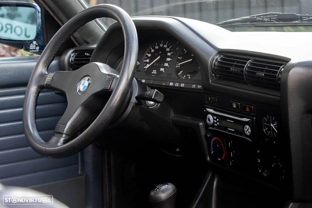 BMW 320 i Cabriolet - 35