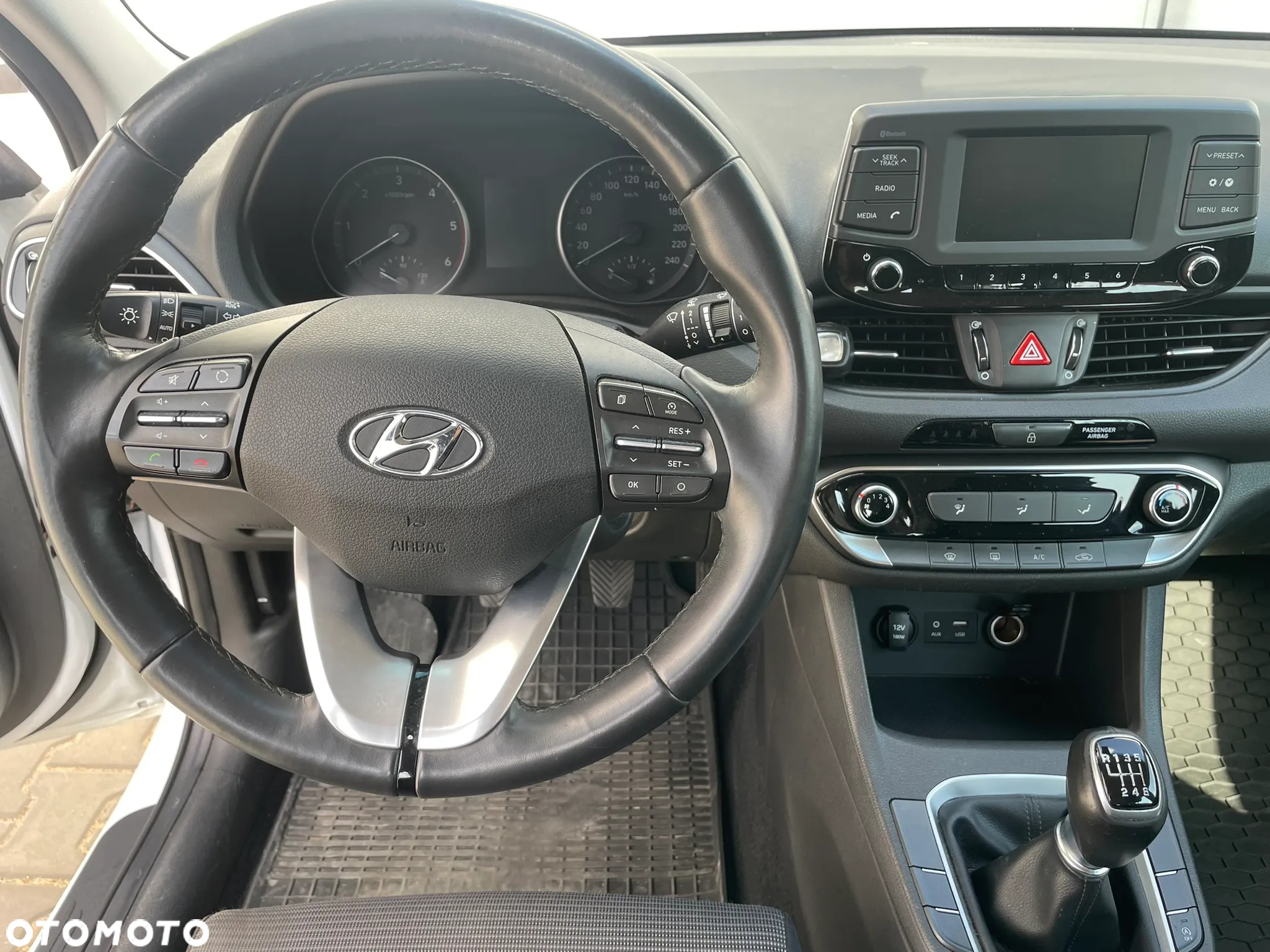 Hyundai i30 1.6 D Classic + - 9