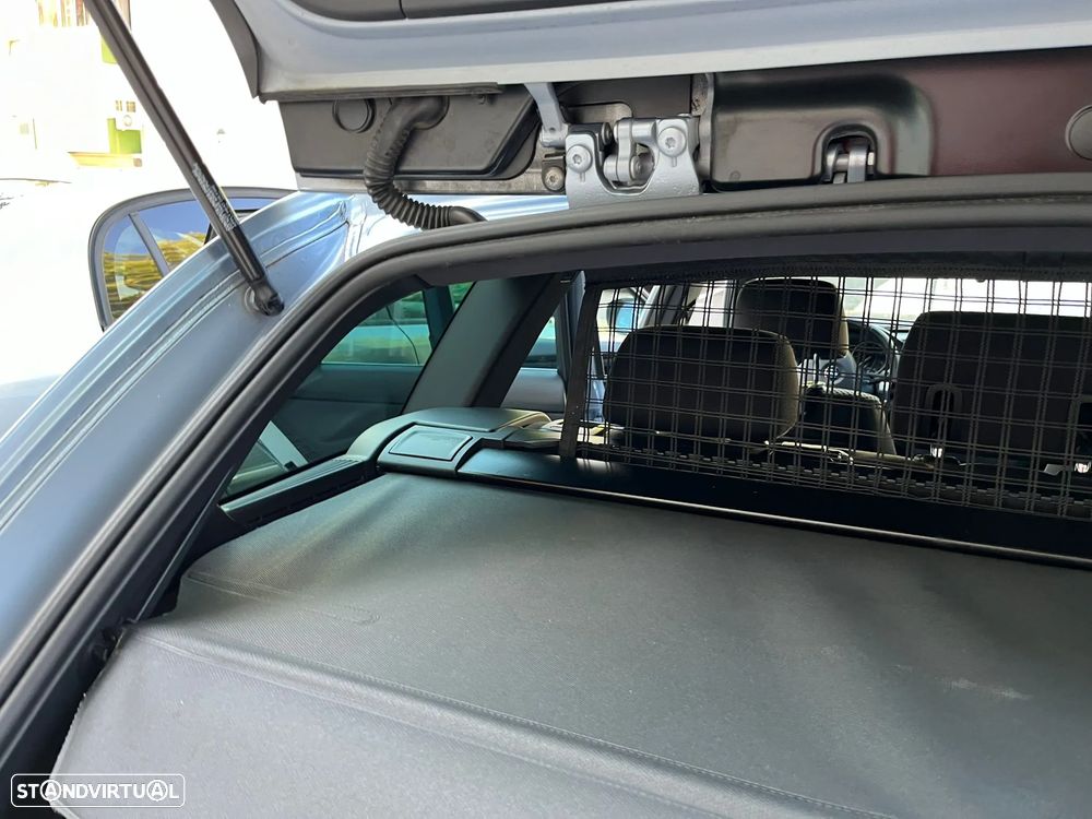 BMW 320 d DPF Edition Sport - 8