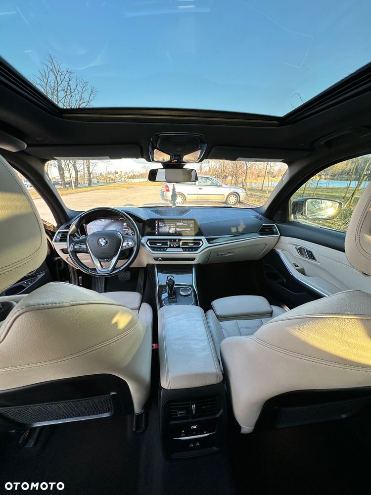 BMW Seria 3 330e M Sport - 15