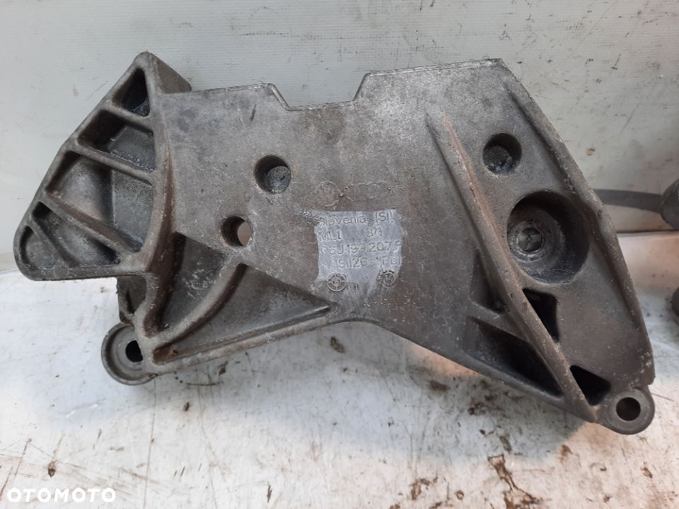 VW PASSAT B8 ŁAPA SILNIKA 06J199207P - 2