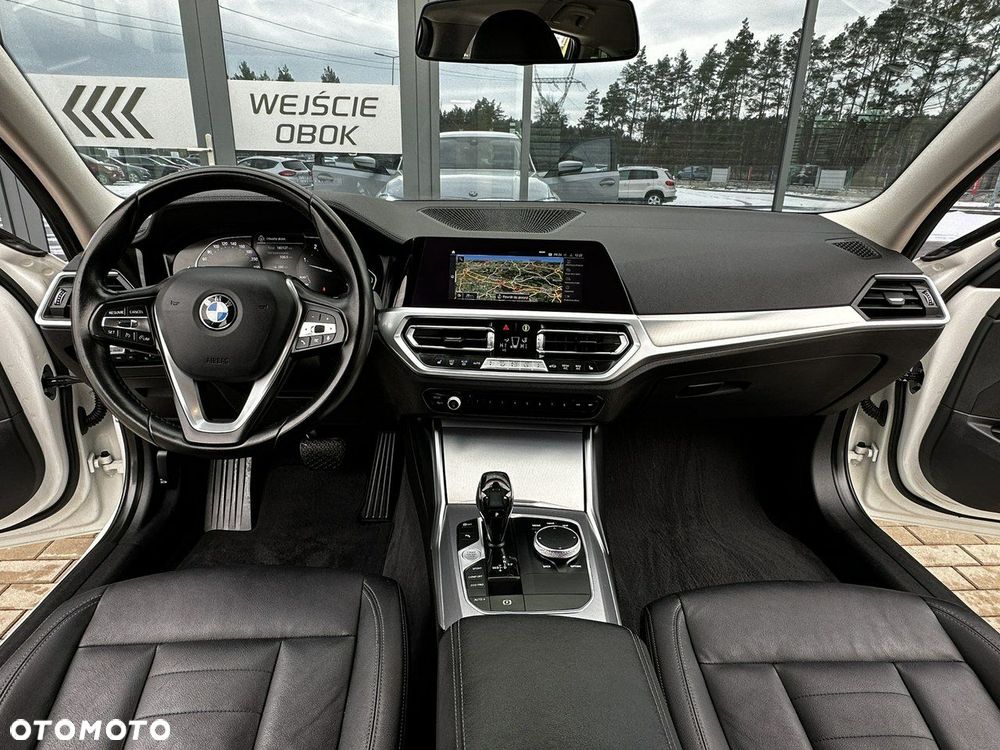 BMW Seria 3 320d Luxury Line - 10