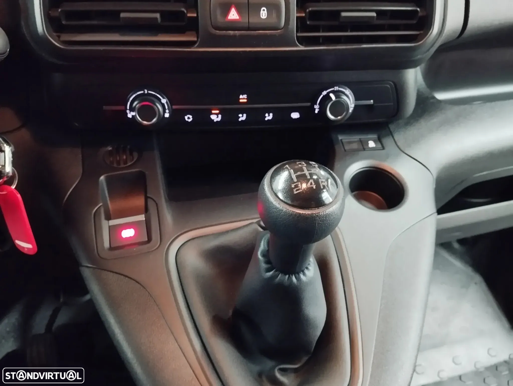 Peugeot Partner 1.5 BlueHDi Pro Standard - 27