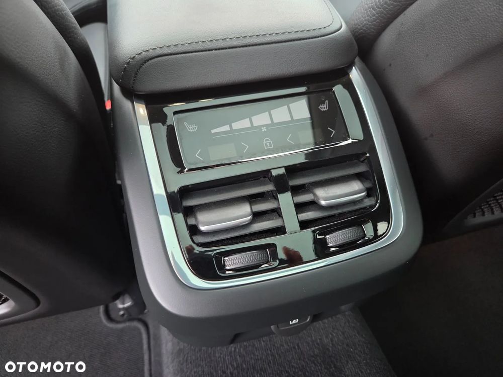 Volvo V60 B4 B DKG Ultra Dark - 14