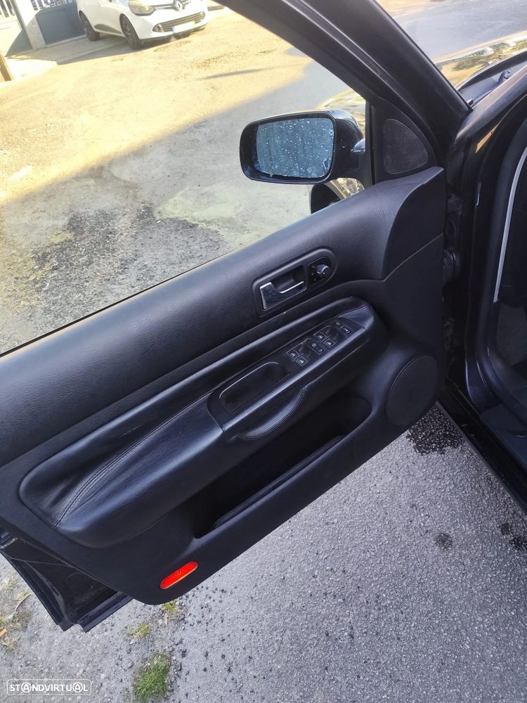 VW Golf 1.4i 25 Anos - 9