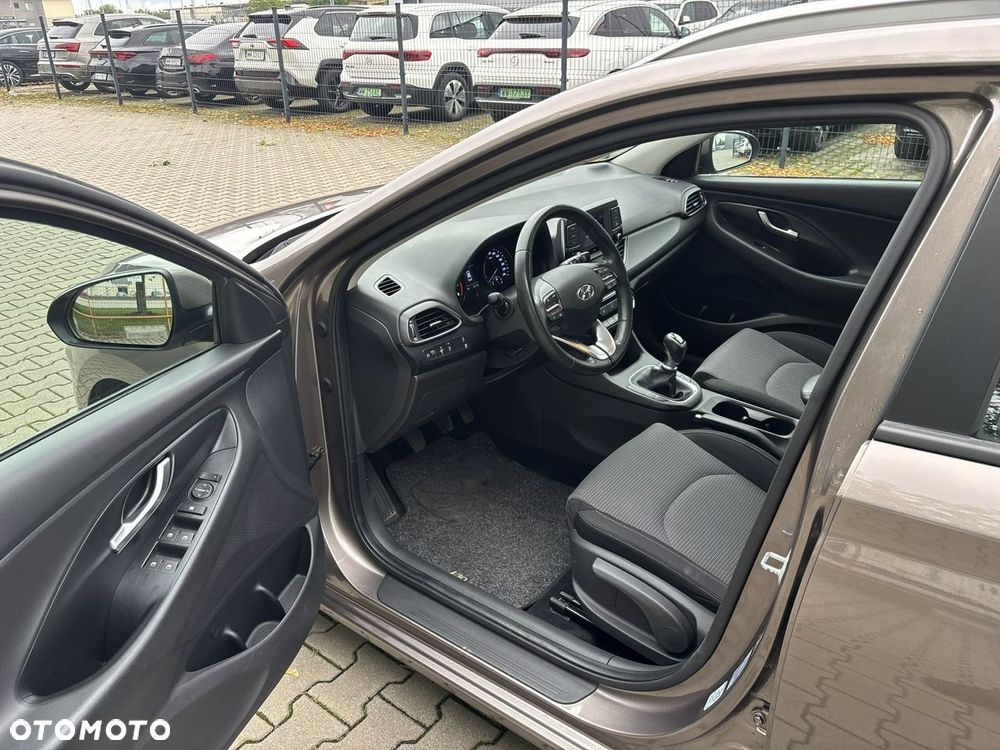 Hyundai i30 1.5 DPI Classic + - 11