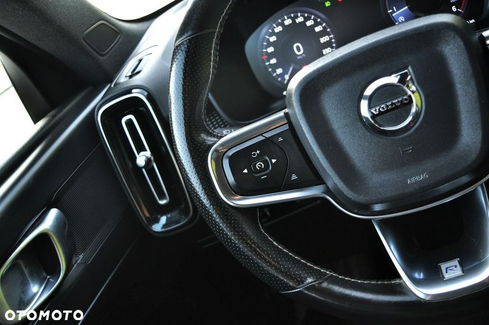Volvo XC 40 D3 SCR R-Design - 31