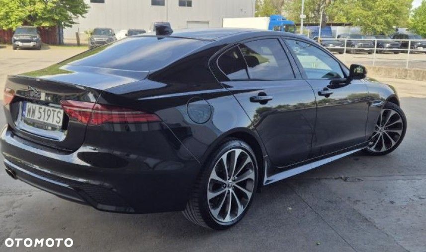 Jaguar XE 2.0 D180 R-Dynamic HSE - 3