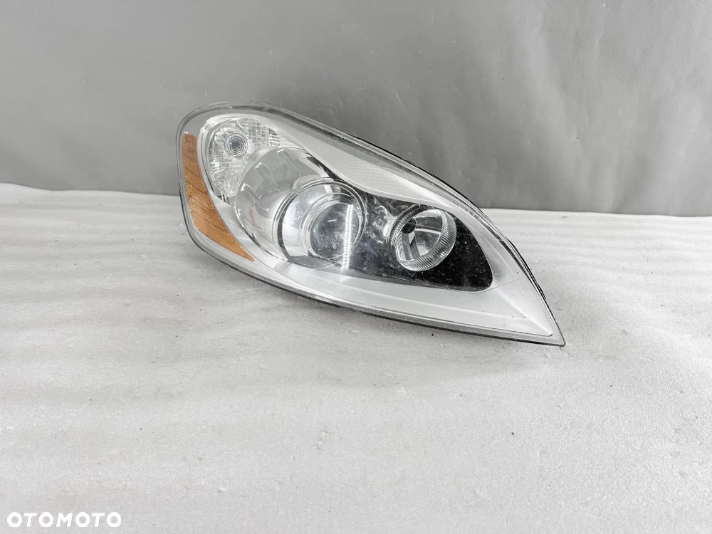 Reflektor Przód strona prawa Volvo XC60 31395463 XENON - 1