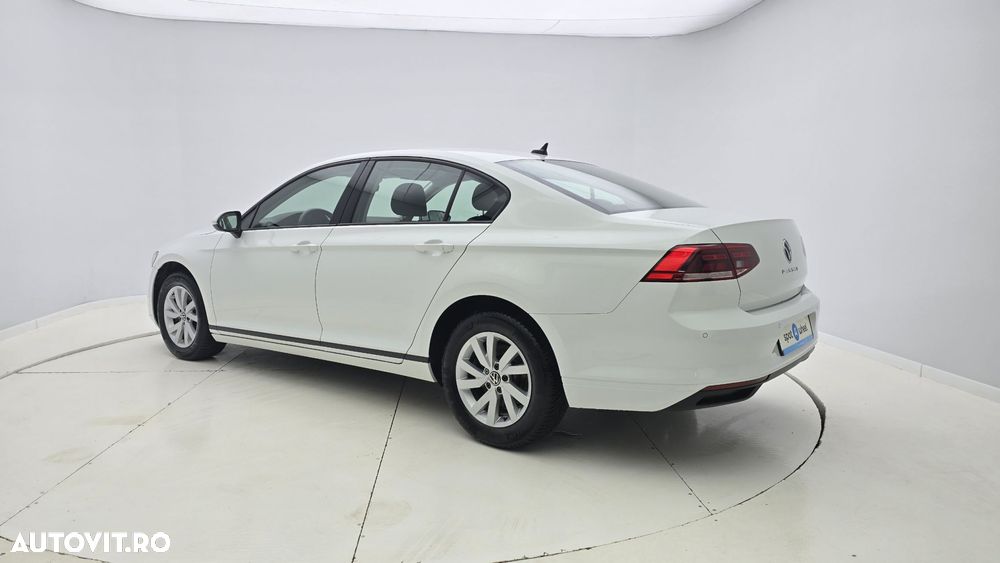 Volkswagen Passat 2.0 TDI DSG Comfortline - 8