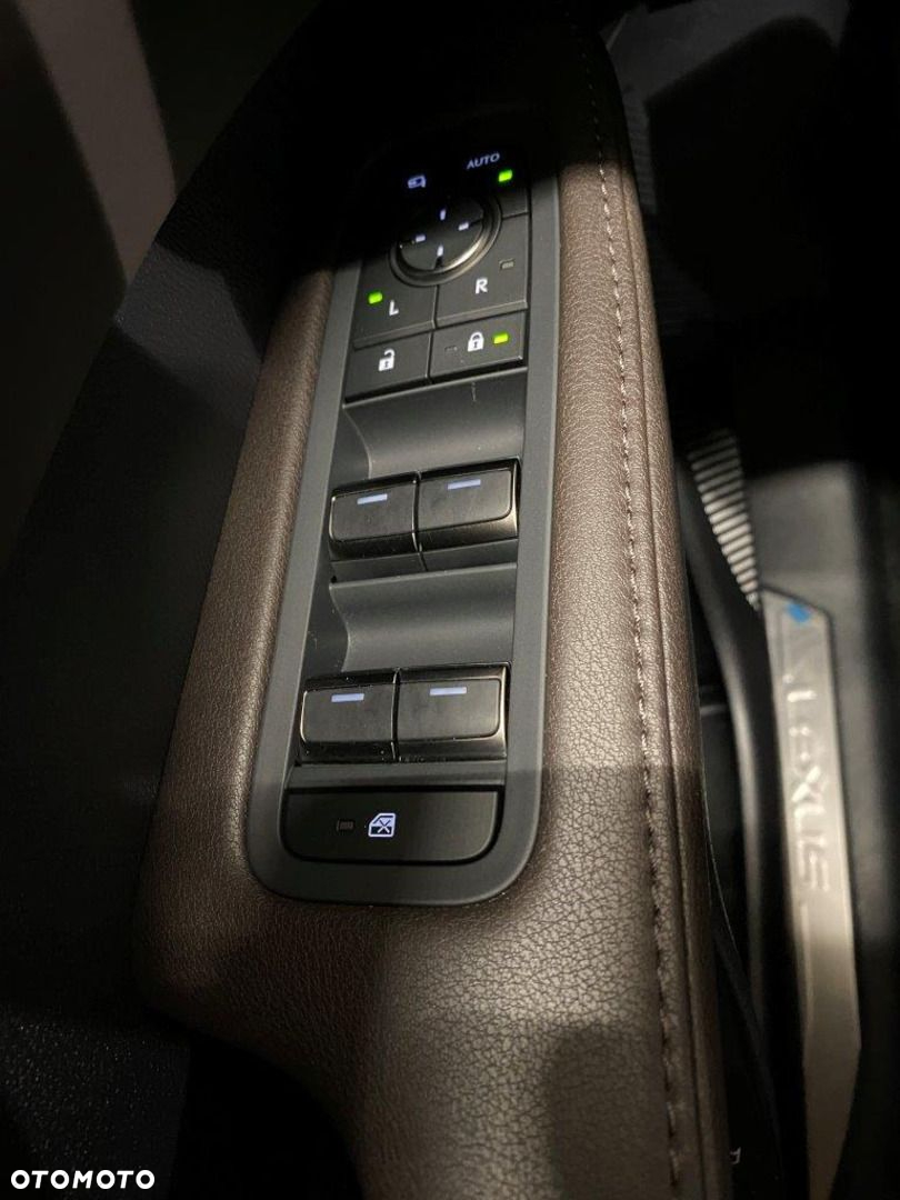 Lexus RX - 22