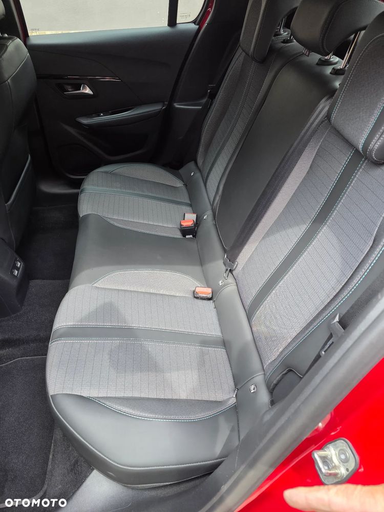 Peugeot 208 PureTech 100 EAT8 Active Pack - 11