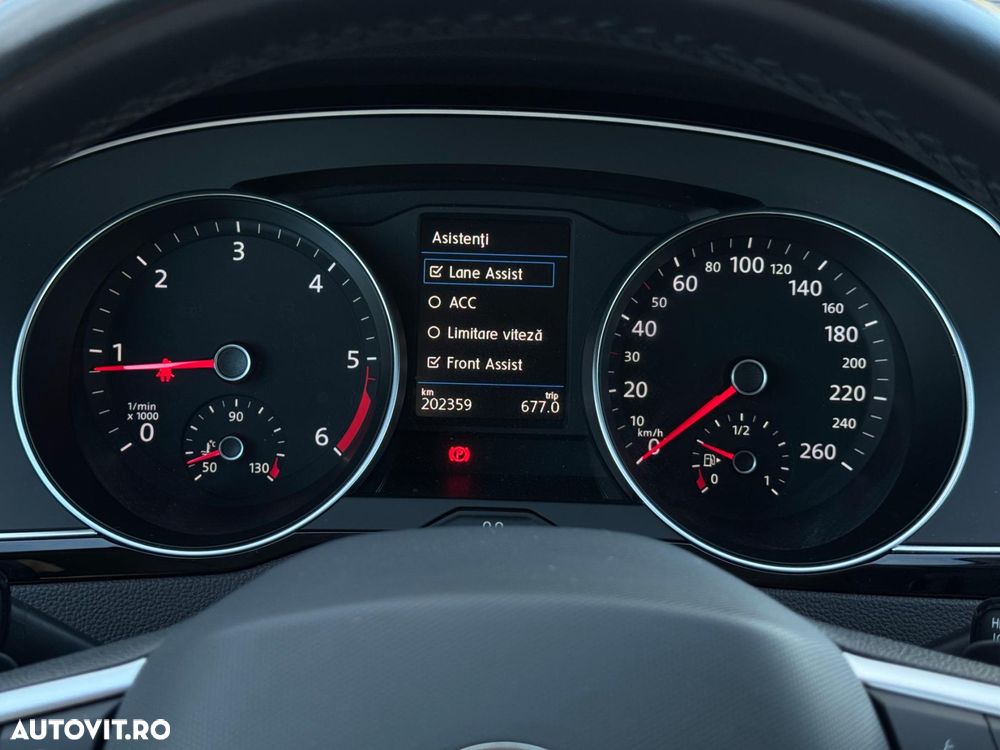 Volkswagen Passat - 19