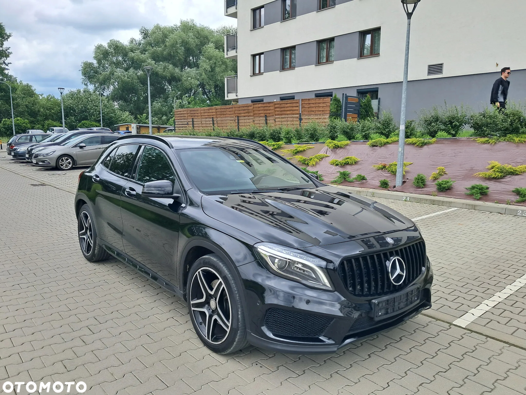 Mercedes-Benz GLA 250 4-Matic AMG Line - 3