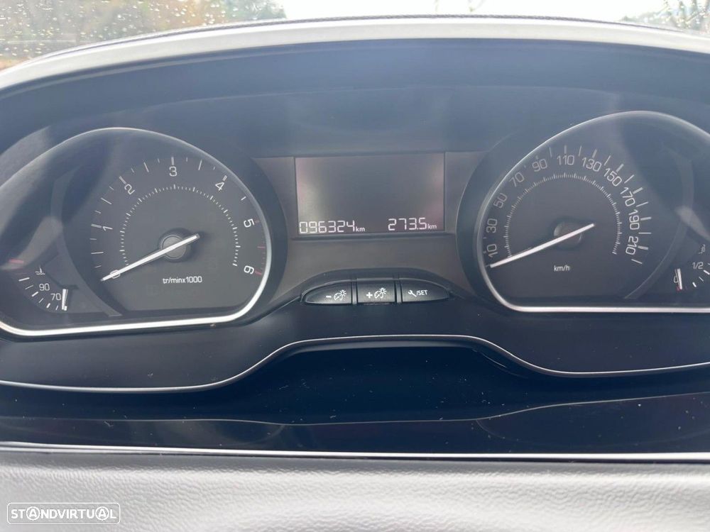 Peugeot 208 1.6 BlueHDi Allure - 15