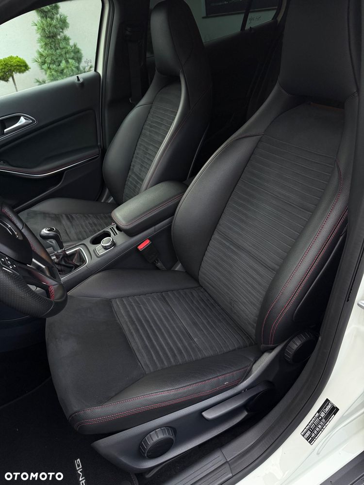 Mercedes-Benz GLA 200 AMG Line - 18