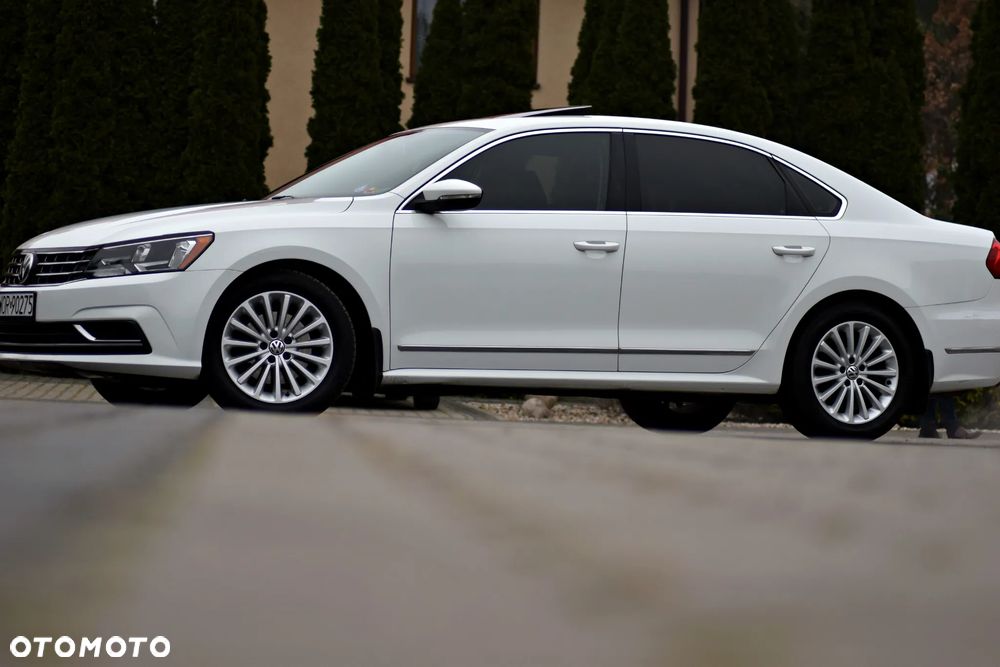 Volkswagen Passat - 16