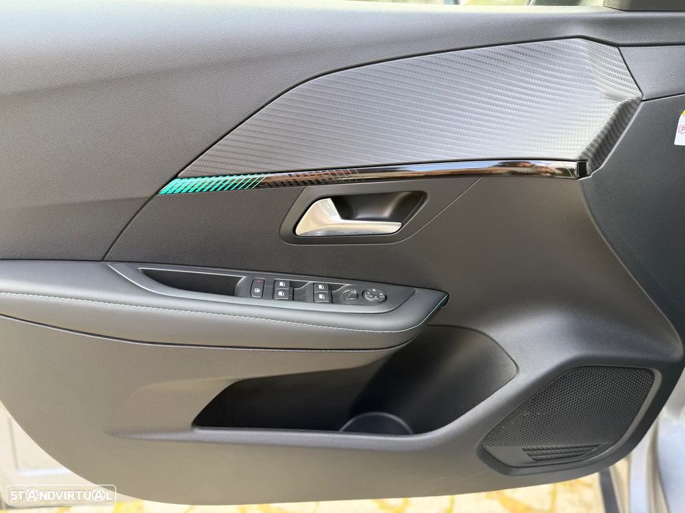 Peugeot e-208 50 kWh Allure - 17