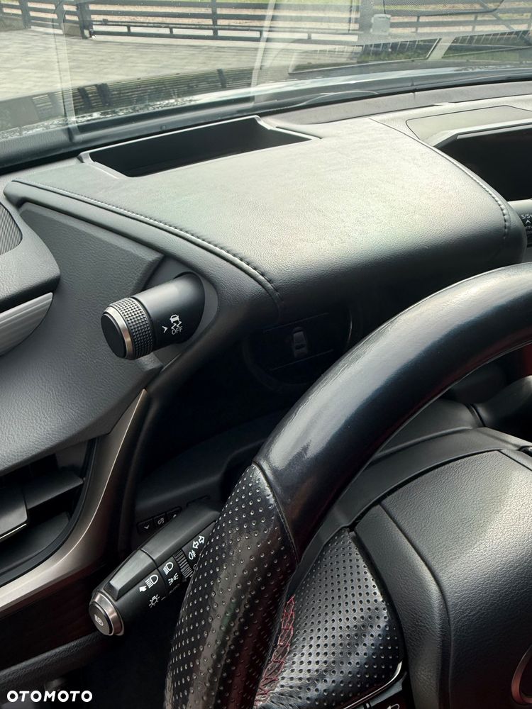 Lexus ES 300h F Sport - 7