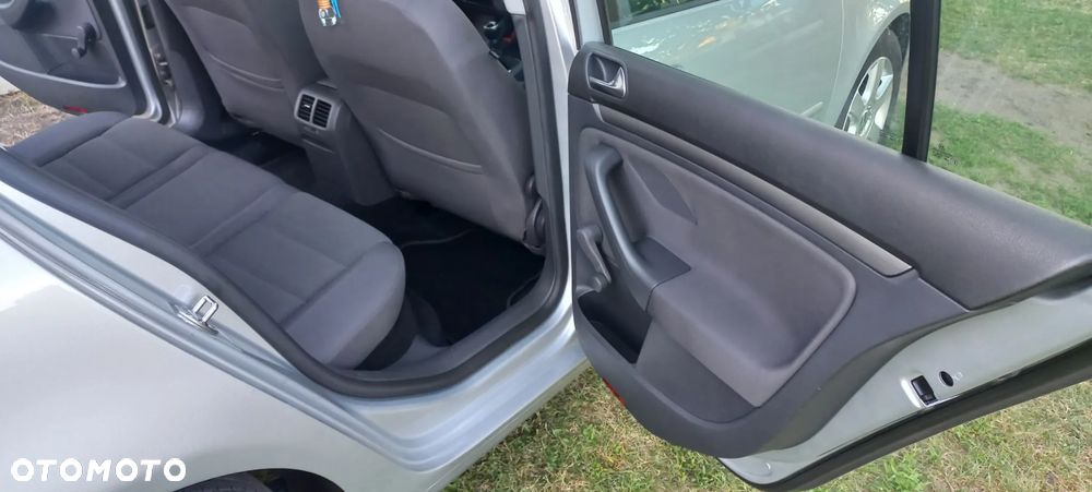 Volkswagen Golf 1.6 Comfortline - 15