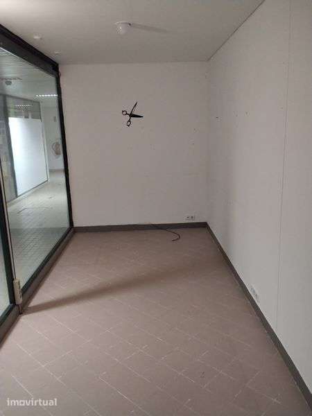 Espaço comercial à venda na Avenida da República - Grande imagem: 4/5