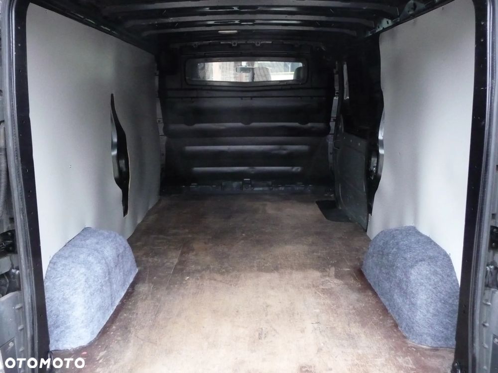 Opel Vivaro - 11