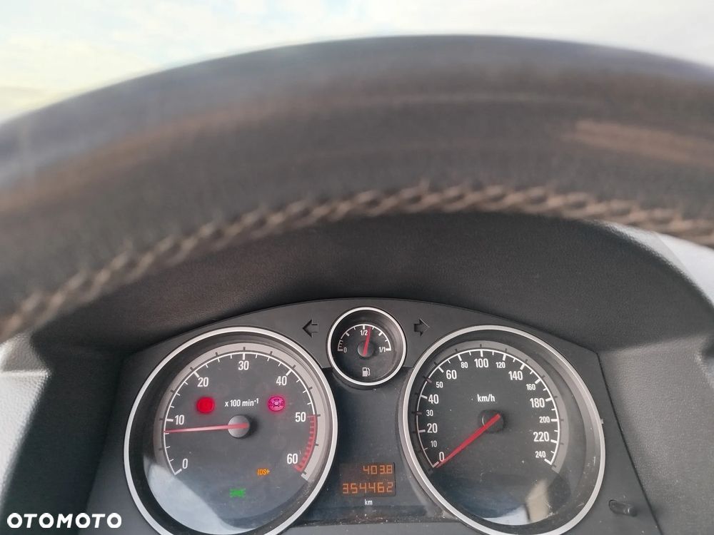 Opel Astra 1.9 CDTI Cosmo - 8