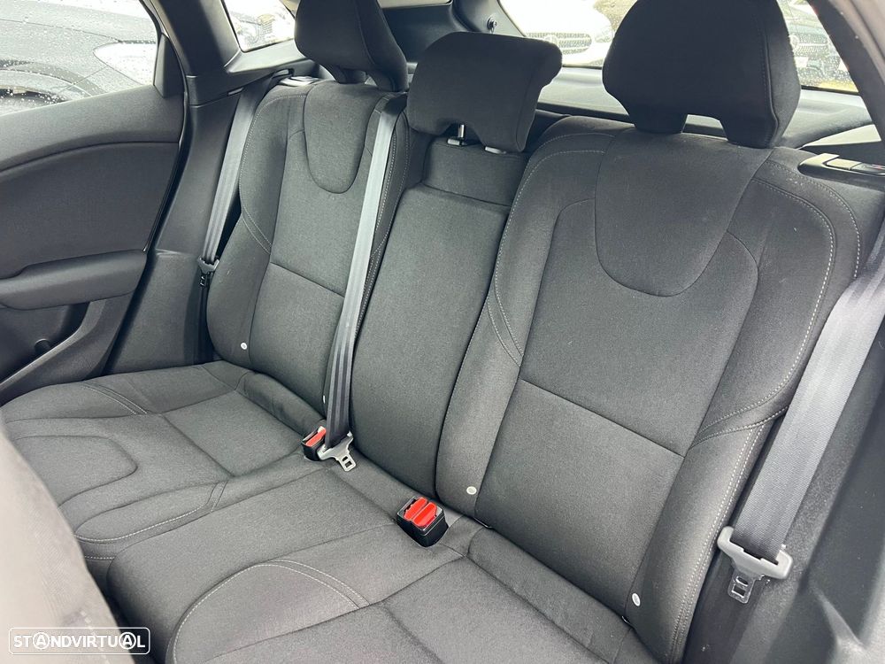 Volvo V40 2.0 D2 Kinetic - 19