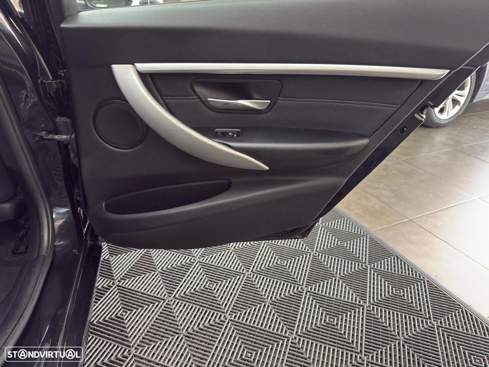 BMW 318 d Line Sport Auto - 37