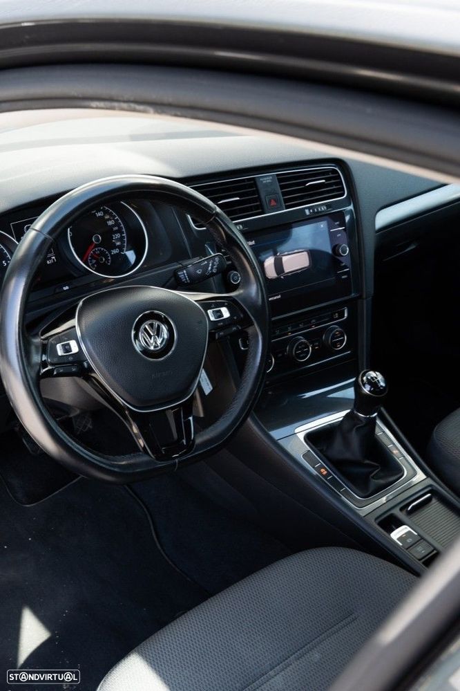 VW Golf 1.6 TDI Confortline - 34