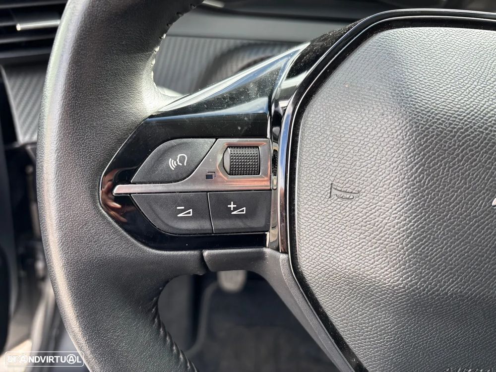 Peugeot 208 1.2 PureTech Active Pack - 17