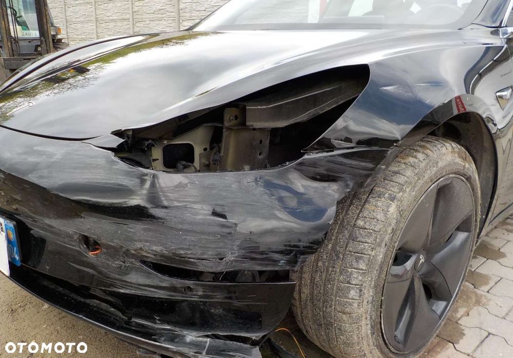 Tesla Model 3 Langstreckenbatterie Allradantrieb Dual Motor Performance - 9