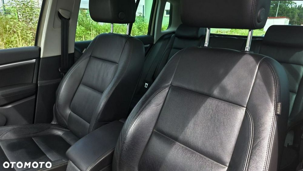 Volkswagen Tiguan - 11