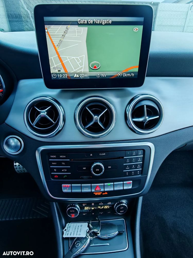 Mercedes-Benz GLA 200 7G-DCT AMG Line - 11
