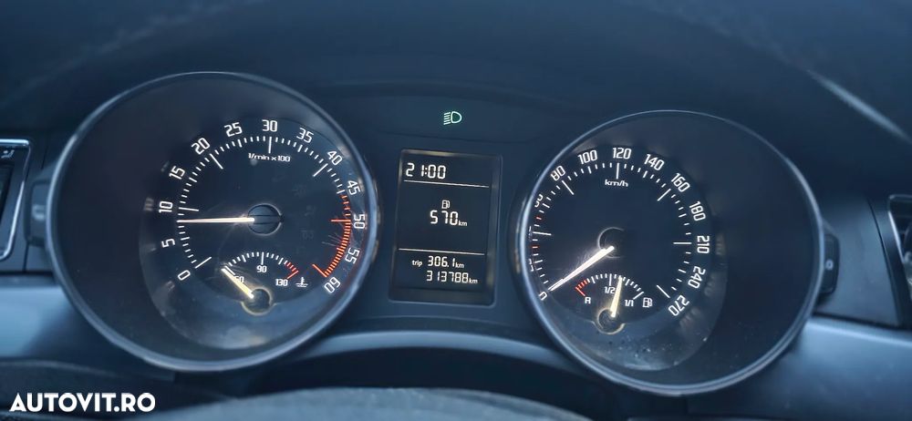 Skoda Superb 1.6 TDI FAMILY - 14